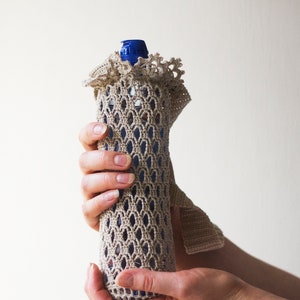 Crochet bottle holder pattern. Crochet bottle cozy. Crochet bottle cover. Crochet bottle bag. PDF crochet pattern.