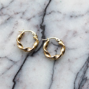 Twisted hoop earrings 16mm | Solid Gold Hoops | Polished Hoop Earrings | Everyday Hoops | Minimalist Jewellery | Bridesmaid Gift