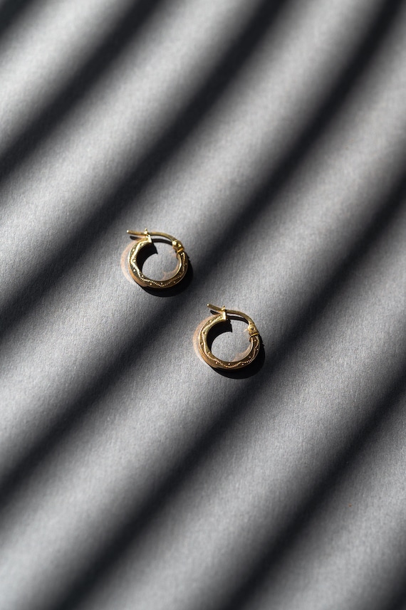 Orecchini Creoli A Cerchio Rotondo Da 20 Mm Realizzati In Oro Giallo Massiccio Da 9 Carati - Italia - Foto 6