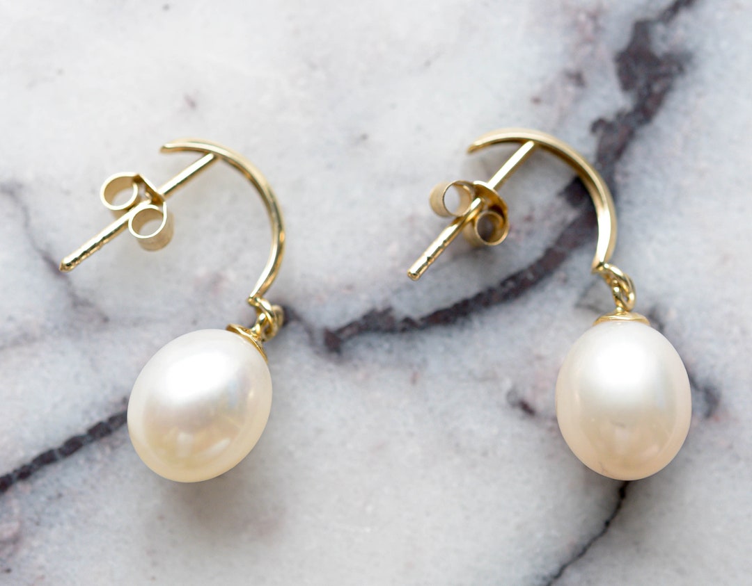 Gold & Pearl Earrings main image 0