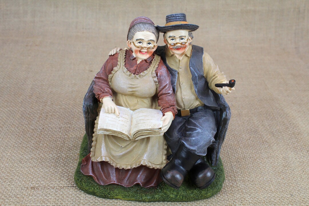 Elderly Couple Grandma Grandpa Statue Woman and Man Senior Figurine