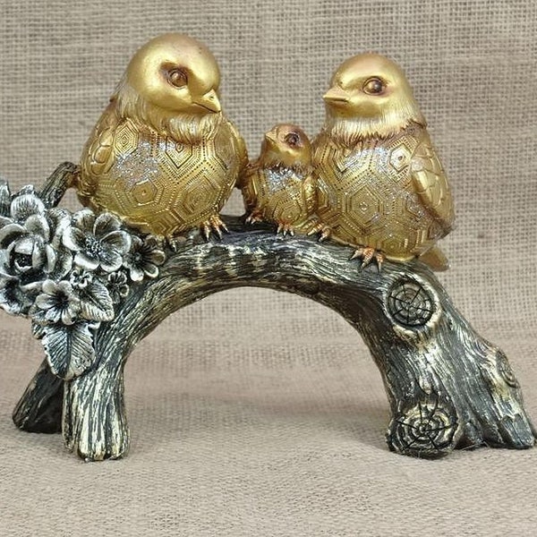 Pair of Pigeon Doves Figurine Gold Statue Birds Sculptures Collectibles Branch Symbol Love Two Painted Animal Decoration Wedding Gift