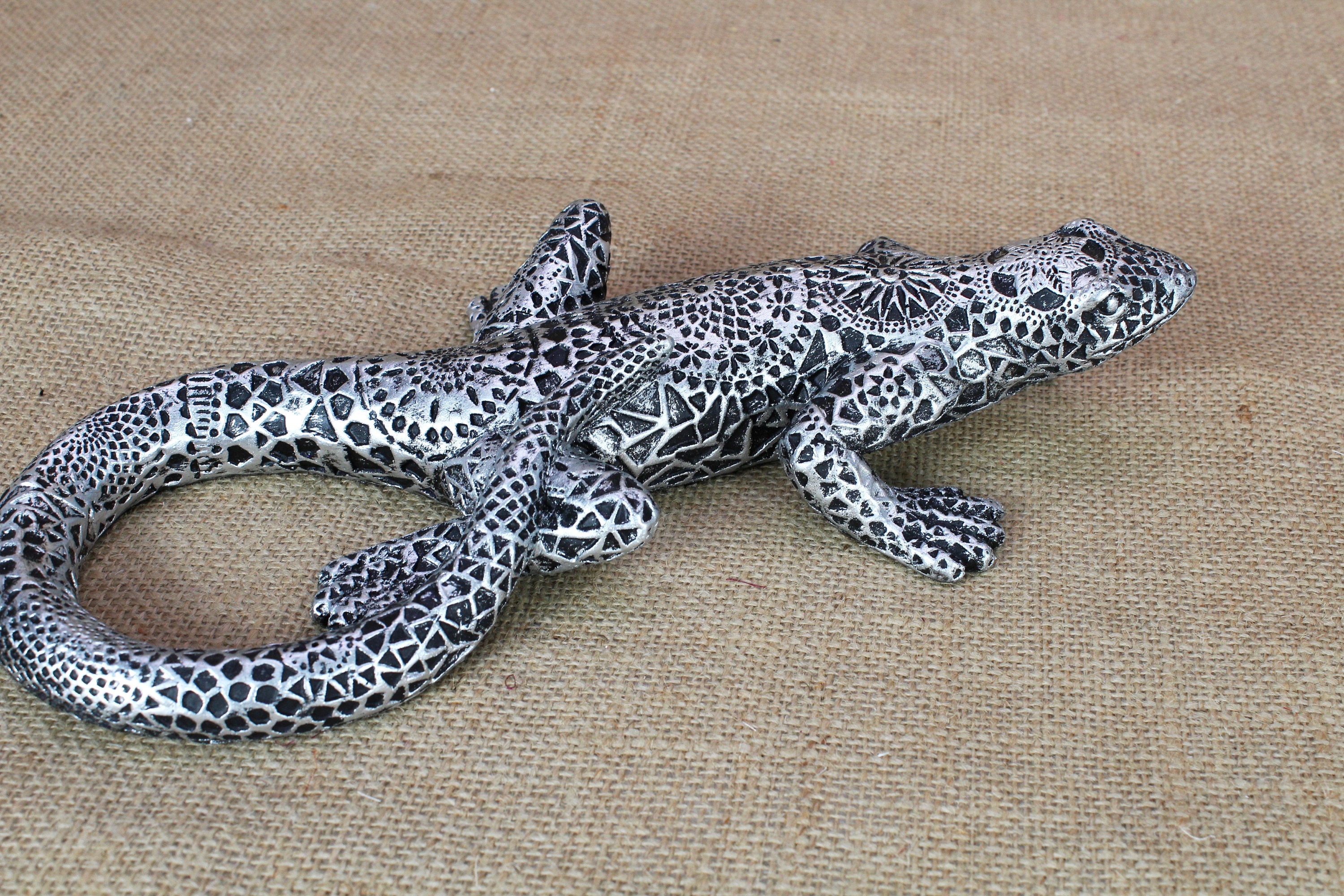 Lizard Figurine: Silver Gecko Wall Art Deco, Home & Garden Hanging