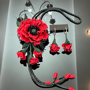 Collana e orecchini con papavero, ciondolo e orecchini in pelle con fiore di papavero rosso, regalo unico per le donne