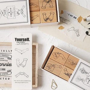 Postzegelverzameling bekentenisgebaren (set van 4) | Handstempelpictogram | Emojistempel rubberen afdichting | Houten stempel | Vingers tekenen stempelverf