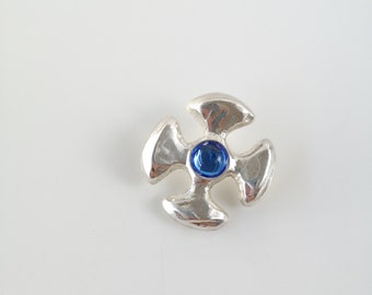 Yves Saint Laurent - Pin's vintage silver cross