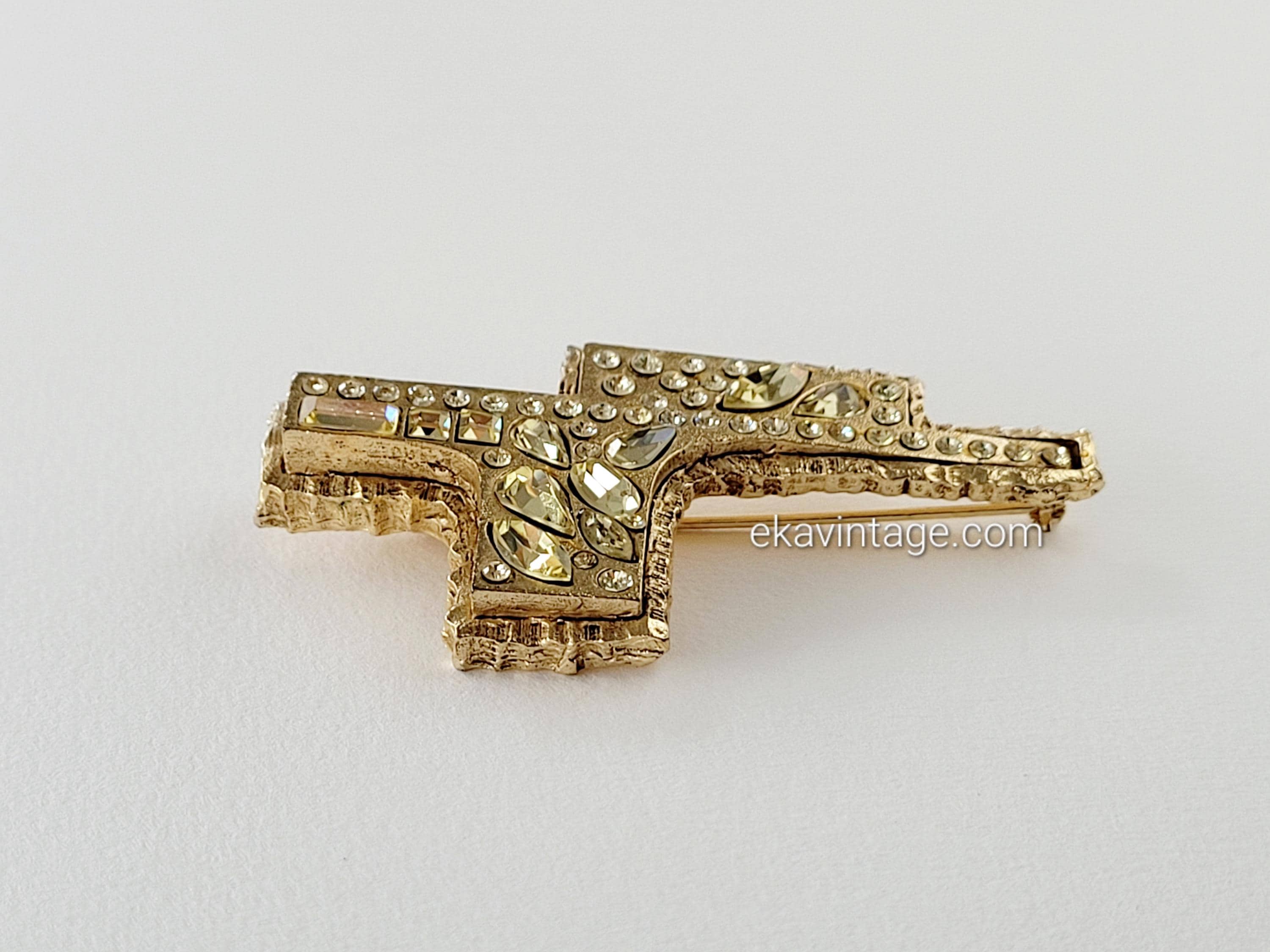 Christian Lacroix - ヴィンテージ クロス ブローチ - Etsy 日本