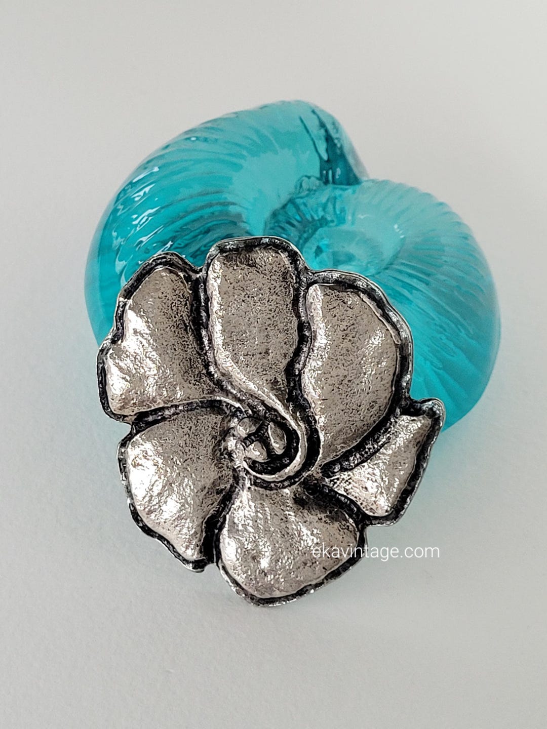 Broche Vintage Cacharel - Métal Argenté - Parfum - État Parfait