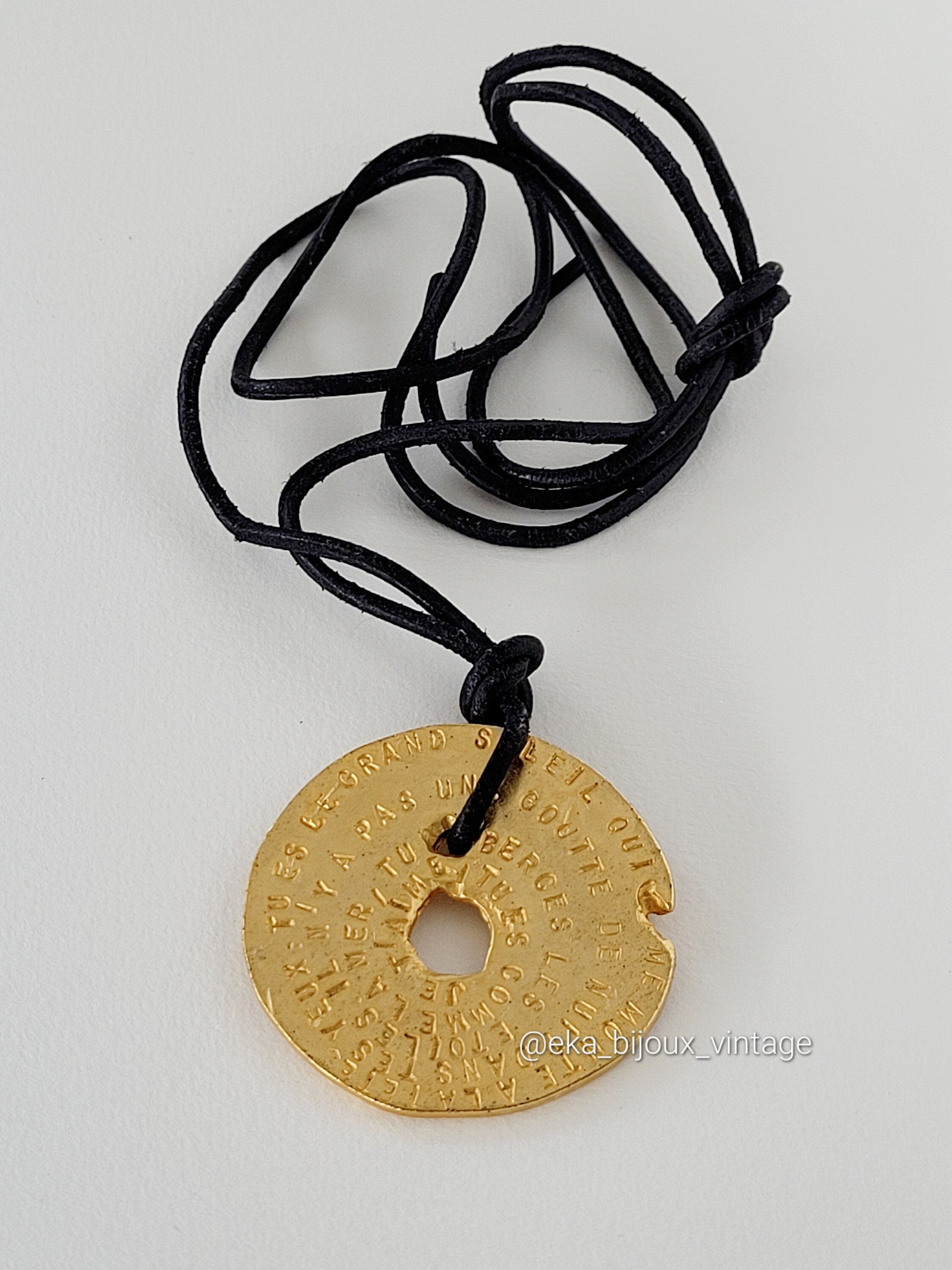 Broche Pendentif LANCÔME Vintage En Métal Doré - Bijou De Marque Occasion