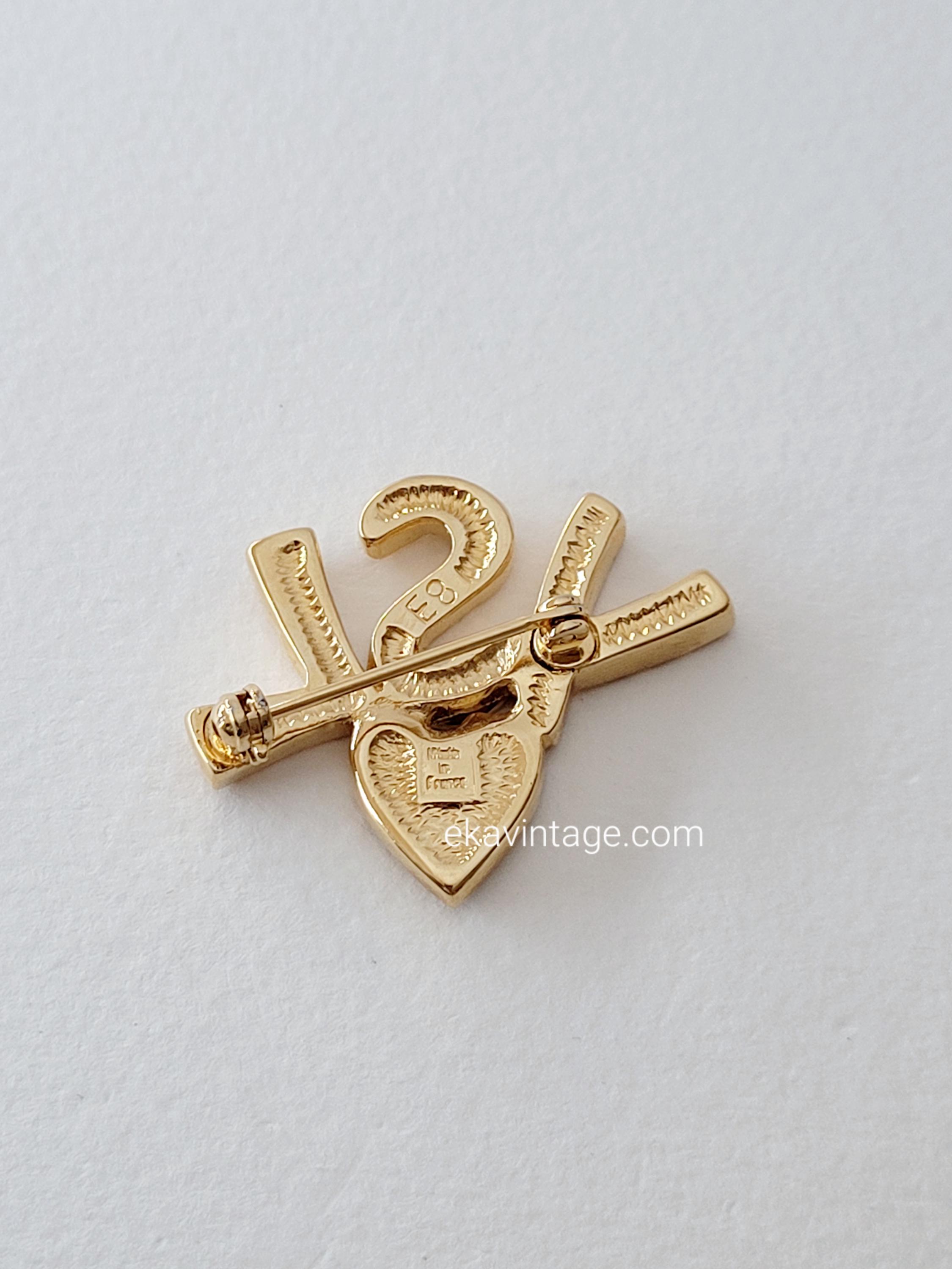 イヴ・サンローラン - YSL ヴィンテージ ハート ブローチ - Etsy 日本