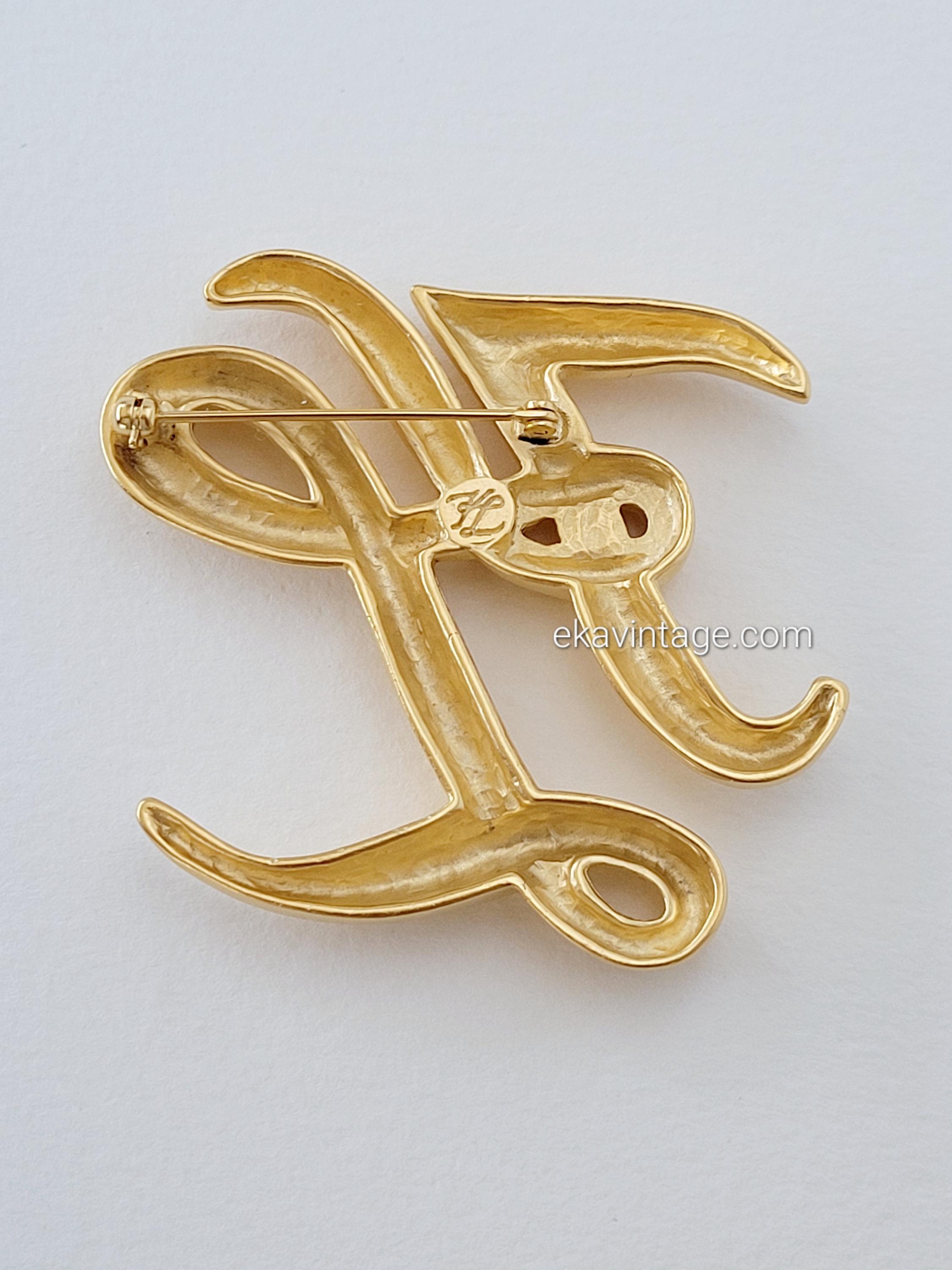 カール・ラガーフェルド - ヴィンテージの大きなKLブローチ - Etsy 日本