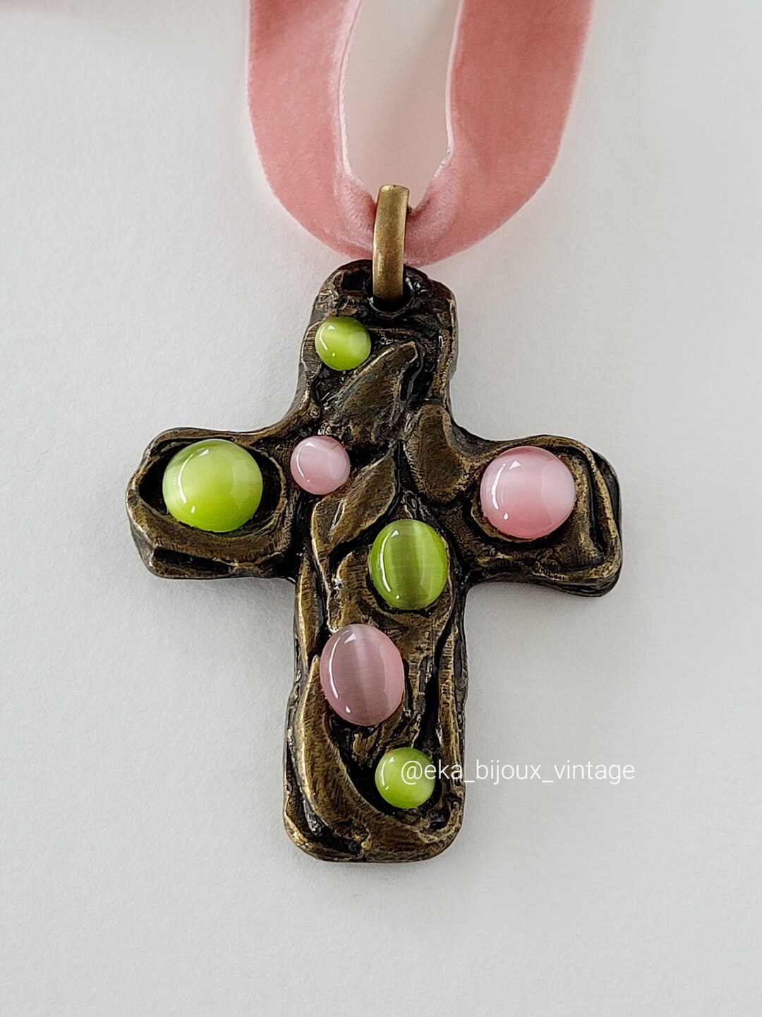 Collier Torque à Suspension LOOLA Paris - Style Brutaliste Vintage, Cabochons, Couleur Bronze Vieilli, Occasion - Bijou Audacieux Et Artistique