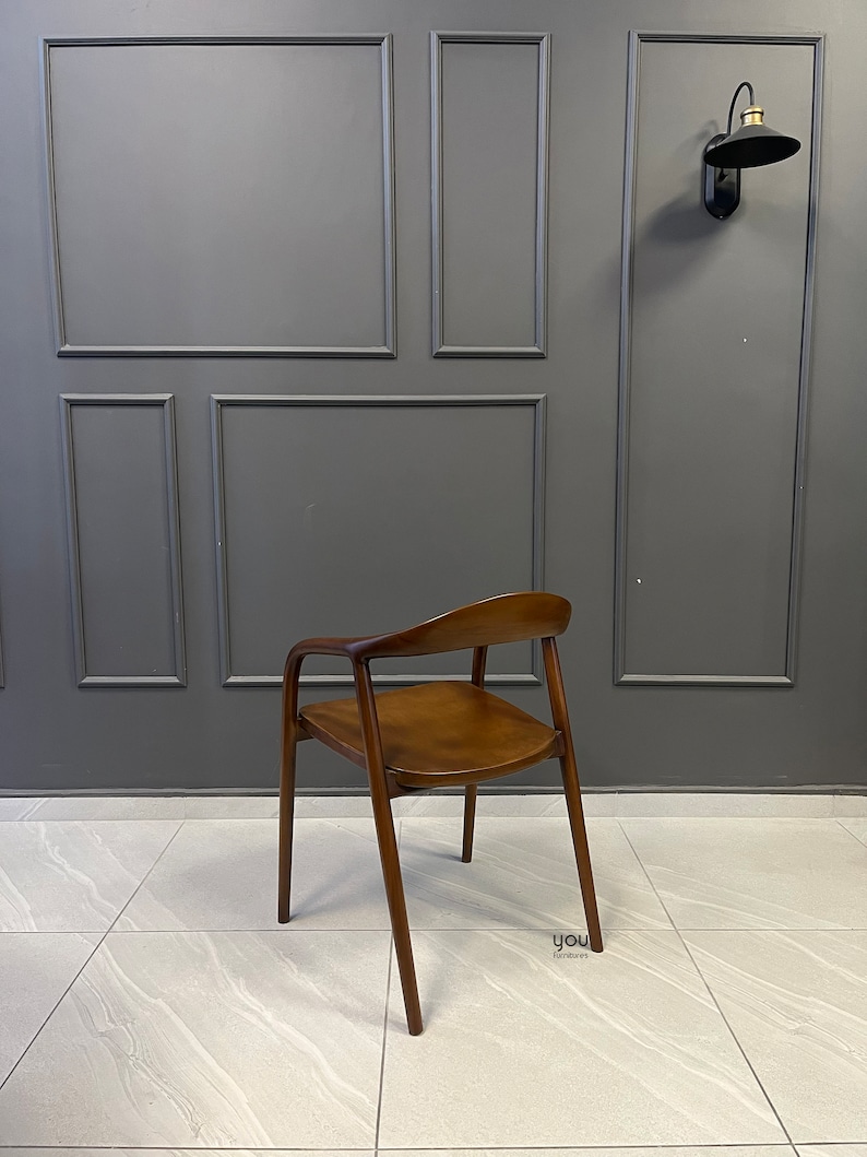 Mid-Century Modern Stuhl mit Holzsitz Esszimmerstuhl mit Holzarmen Holzsitz Personalisierte Fleckfarbe Bild 3