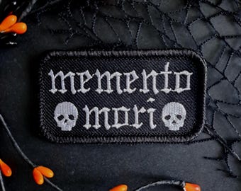 Memento Mori Iron-On Patch | Gothic Skull Embroidered Badge | Latin Death Quote | Horror Occult Goth Halloween | Emo Punk Vegan Patch
