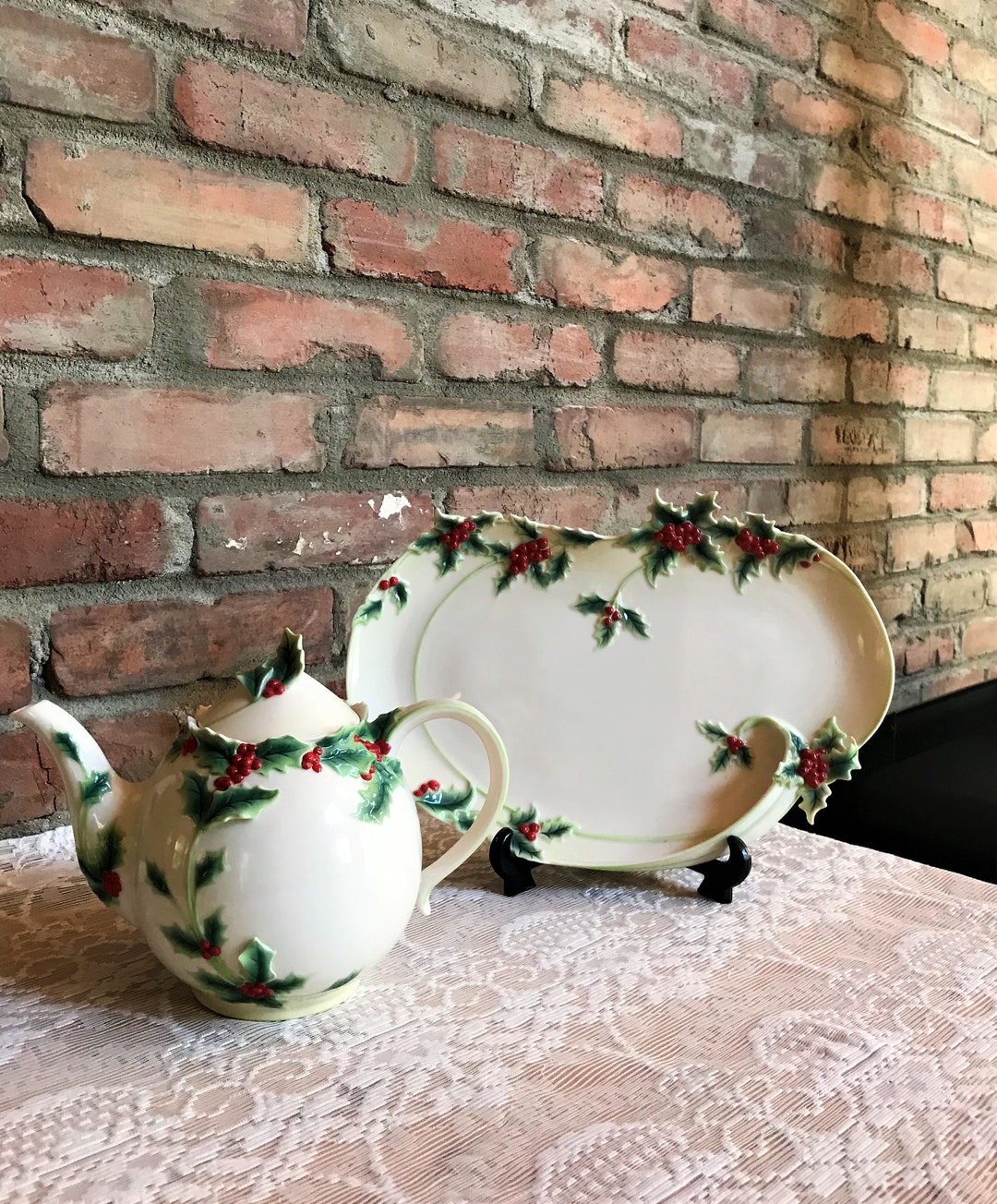 RARE FRANZ Teapot /serving Tray/ Plate Franz Fine Porcelain Holly Berry