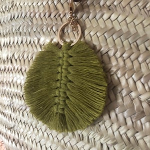 Llavero macrame, colgante macrame para bolsos… llavero macrame