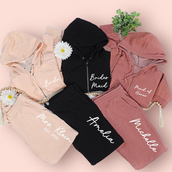 Conjunto de preparación para damas de honor, madre de los novios, sudadera con capucha y pantalones deportivos con cremallera personalizados, regalos personalizados para dama de honor