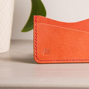 Funda para tarjetas de cuero rojo claro natural / Funda para tarjetas / Billetera delgada para tarjetas / Billetera de cuero rojo / Tarjetero de cuero / Billetera de cuero con 3 bolsillos
