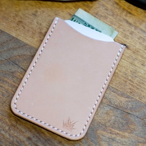 Resbalón de tarjeta de cuero natural / funda de tarjeta / cartera de tarjeta delgada / cartera de cuero / titular de tarjeta de cuero / cartera de cuero minimalista