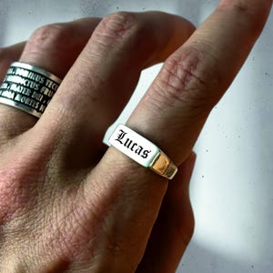 Anel de prata com letras, anel com iniciais personalizadas, joia com nome personalizado, anel de sinete inglês antigo de ouro 10K, para ele ou para ela, ideia de presente em estilo gótico
