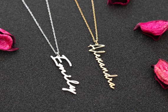 Girlfriend name necklace for best sale boyfriend