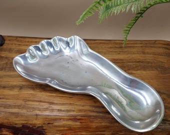 Vintage Polished Aluminum Foot Shaped Trinket Dish Tray / Eurocraft / Made in India / Fun Quirky Dish - Unique Recycled Metal Display Decor