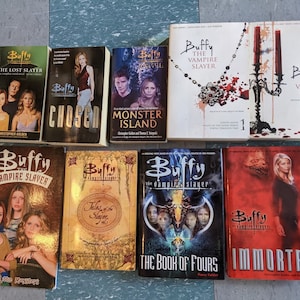 Buffy the Vampire Slayer - Vintage Books - Joss Whedon - BTVS - Buffy Fiction - Vintage Hardbacks - Watcher&#39;s Guides - Collectible