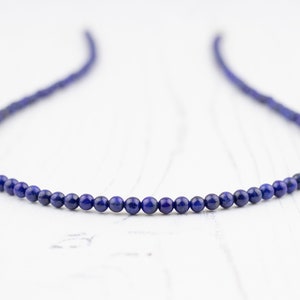 Collar de cuentas de lapislázuli natural en plata de ley o chapado en oro, cuentas redondas de 4 mm