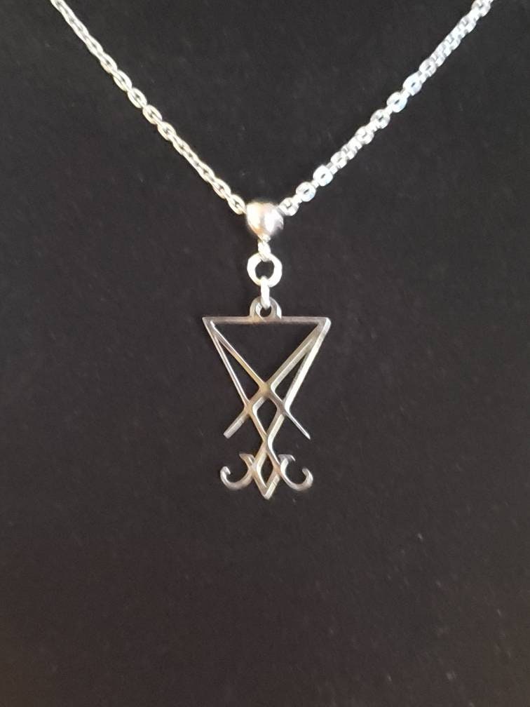 Sigillo di Lucifero Occulto Magia Satanica Symbo Magliette venduto da Dominique – | SKU 2020610