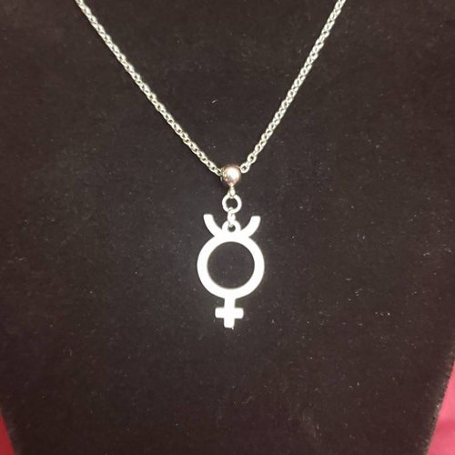 Venus Symbol and Love Heart Silver Necklace Female Symbol - Etsy