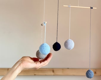 Crocheted baby mobile, baby gym toy, newborn baby gift neutral, crochet baby toy, welcome baby gift, new parents gift, baby sensory activity