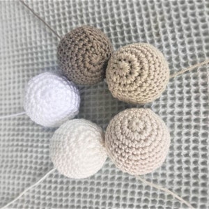 Beige Crocheted Gobbi mobile - balls in a circle