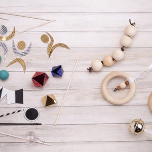 Montessori Babymobil DIY Kit, Sensoriska Leksaker med Hög Kontrast för Nyfödda 0–6 Månader
