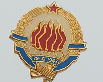 Yugoslavia SFRJ, National Coat of arms blason, Croatian vintage pin, badge, lapel !