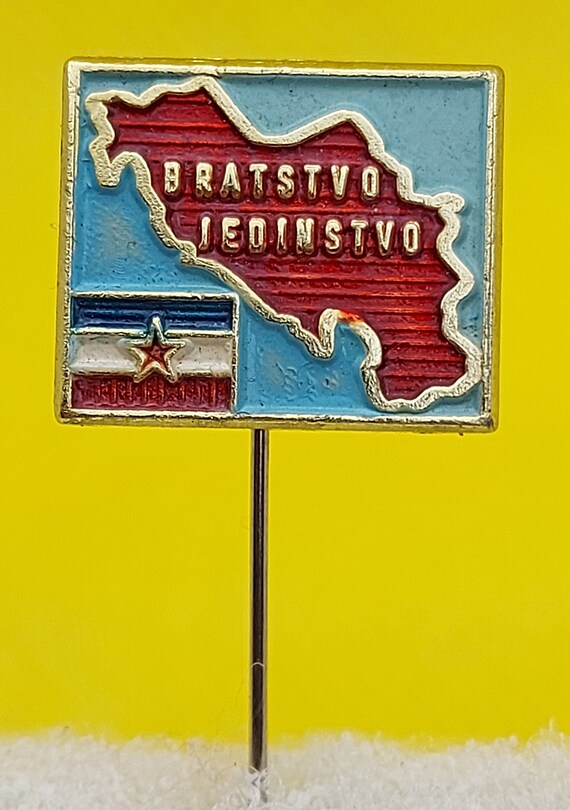Communism red star hammer pin ! ORA Youth labour action Bratstvo Jedinstvo 1962