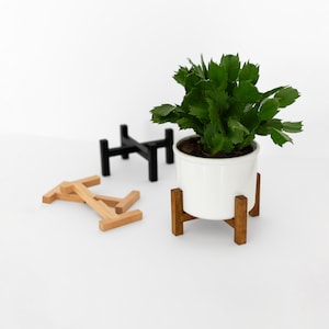 Lage houten plantenstandaard/bloemenstandaard voor potten tot 12 cm - verkrijgbaar in 3 houtkleuren | Mid Century Modern