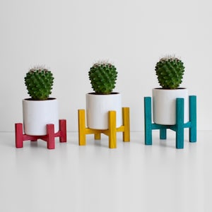 Mini plantenstandaard voor potten tot 7 cm - verkrijgbaar in 6 felle kleuren (rood, geel, groen, turquoise, blauw en roze) | Mid Century Modern
