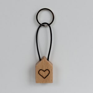 Customizable handmade mini wooden house-shaped keychain image 5