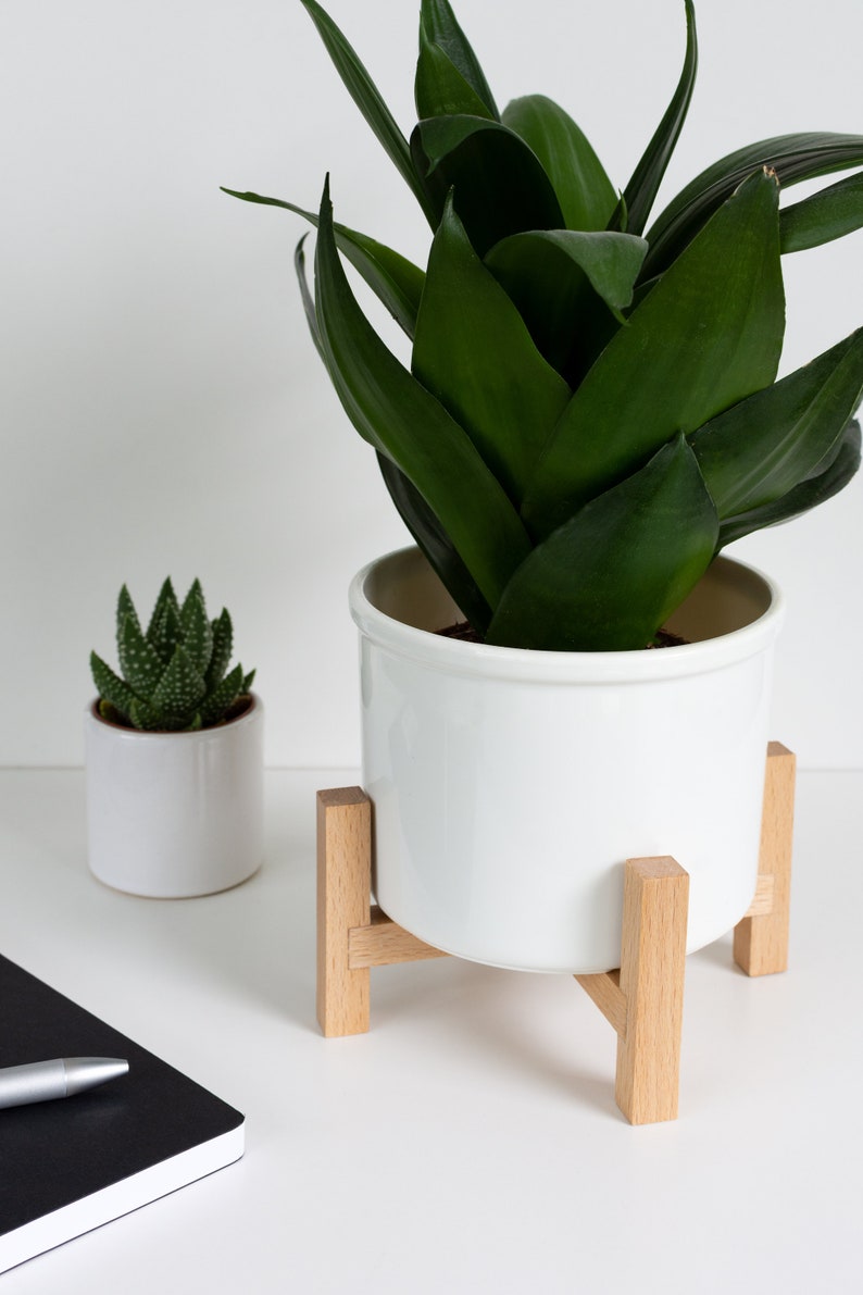 Niedriger Pflanzenständer / Blumenständer aus Holz für Töpfe bis 12 cm in 3 Holzfarben erhältlich Bild 7