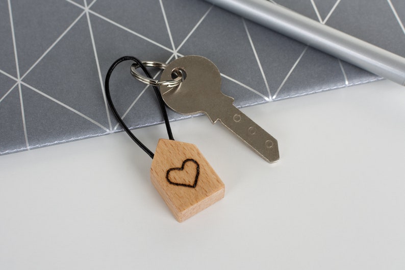 Customizable handmade mini wooden house-shaped keychain image 3