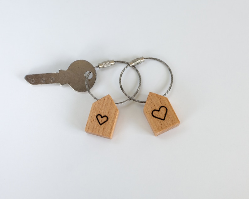 Customizable handmade mini wooden house-shaped keychain with wire keyring image 2