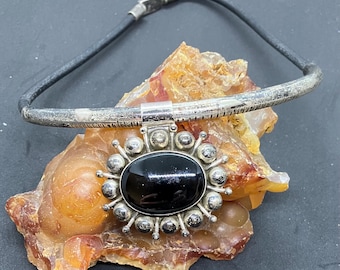 Vintage Mexico Sterling Silver 925 Choker 18-20 inch Necklace with Sterling Silver Onyx Pendant