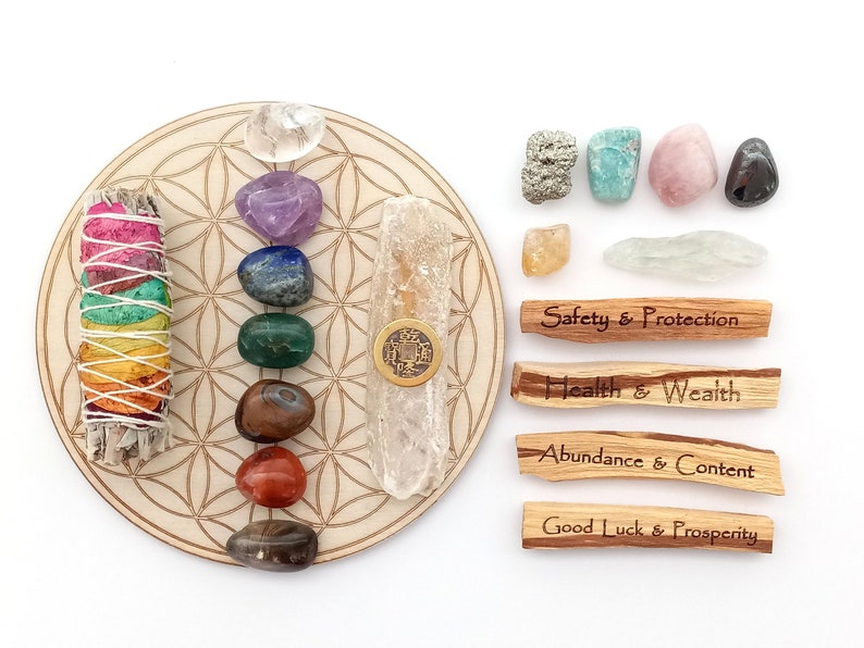 22 pcs Spiritual Crystal Smudge Gift Set. 11:11 The light of Healing Calming & Abundance. 14 crystals, Fishtail Selenite, Sage, Palo Santo. 