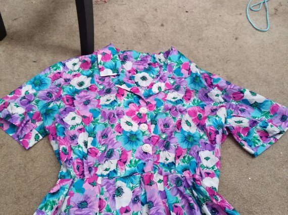 Vintage 1980s Does 1950s Floral Shirt Dress - image 2