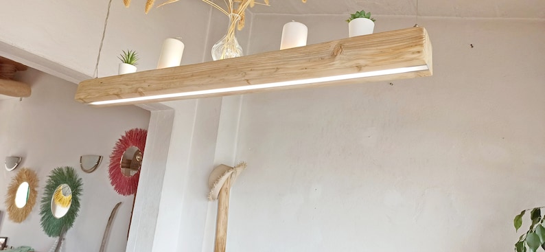 Lampadario a sospensione con trave in legno fluttuante con LED integrato, lucernario a sospensione in legni, lampadario minimalista nordico scandinavo in legno immagine 6