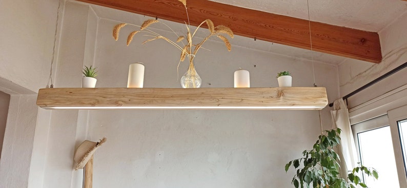 Lampadario a sospensione con trave in legno fluttuante con LED integrato, lucernario a sospensione in legni, lampadario minimalista nordico scandinavo in legno immagine 3