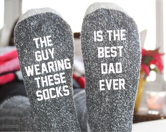 Der Typ, der diese Socken trägt, ist der beste Vater aller Zeiten, Unisex-Socken aus Wollmischung
