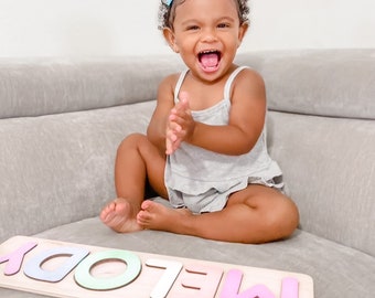 Casse-tête prénom en bois - Cadeau unique personnalisé pour bébé et accent décoratif pour chambre d'enfant