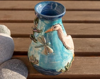 Kleine Vase mit Libelle und Kranich-Keramik Handgemacht