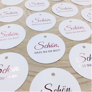 Ciondolo Bello che tu sia qui, viola, carta bianca, ciondolo regalo per gli ospiti, etichetta regalo matrimonio, ciondolo comunione, fatto a mano